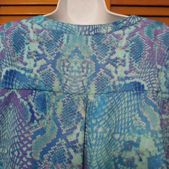 Jennifer Lopez top silky look blues, flowy & feminine, blousy sleeves size XL - Picture 9 of 9